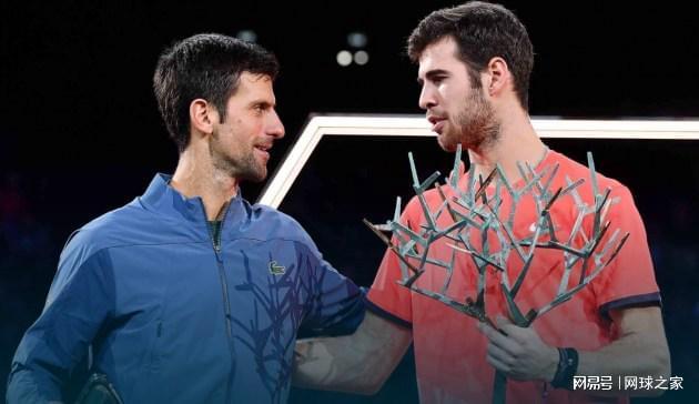 安菲尔德的 安菲尔德的